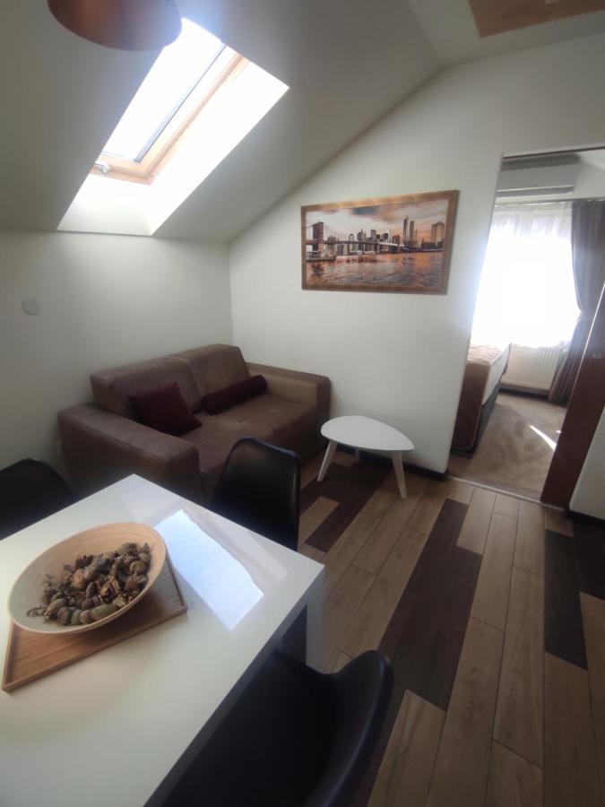Prima Lux Apartments & Studio Ni Esterno foto