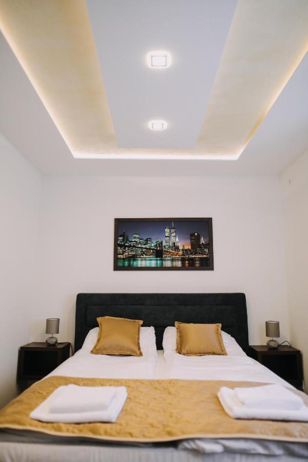 Prima Lux Apartments & Studio Ni Esterno foto